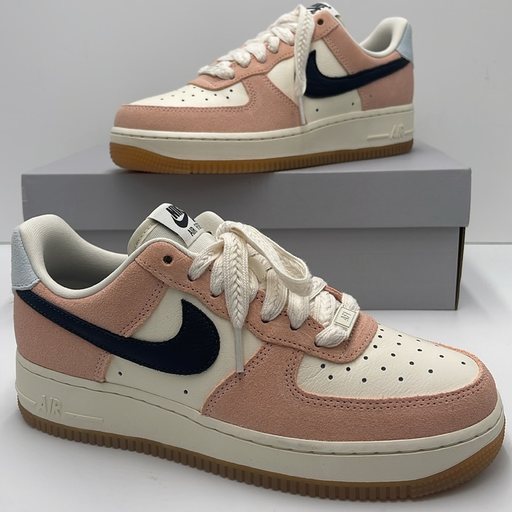 Nike Air Force 1'07
Women's Shoes